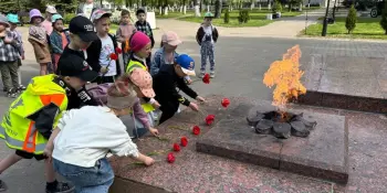 Юные патриоты почтили память жертв фашизма у Вечного огня
